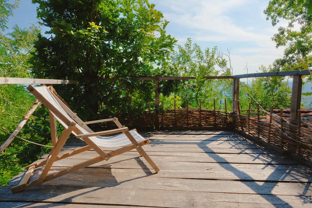 Loungeset voor een kleine tuin of balkon: welke opstelling past wel?